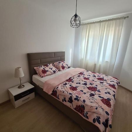 Apartmani Emily Pula Exterior photo