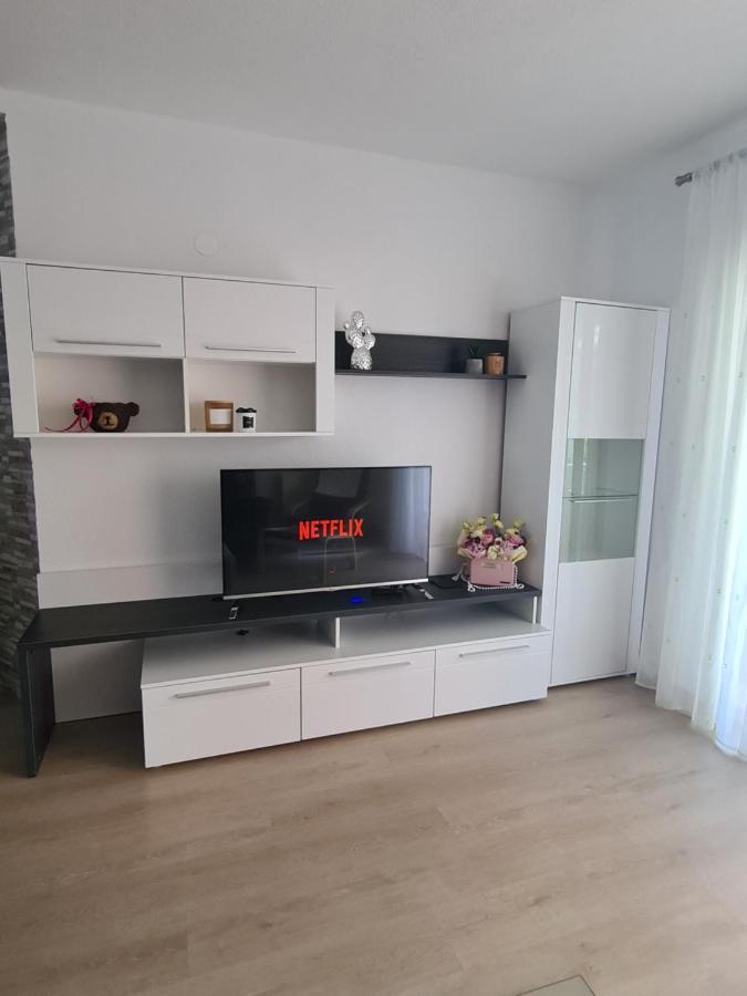 Apartmani Emily Pula Exterior photo
