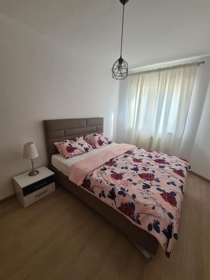 Apartmani Emily Pula Exterior photo
