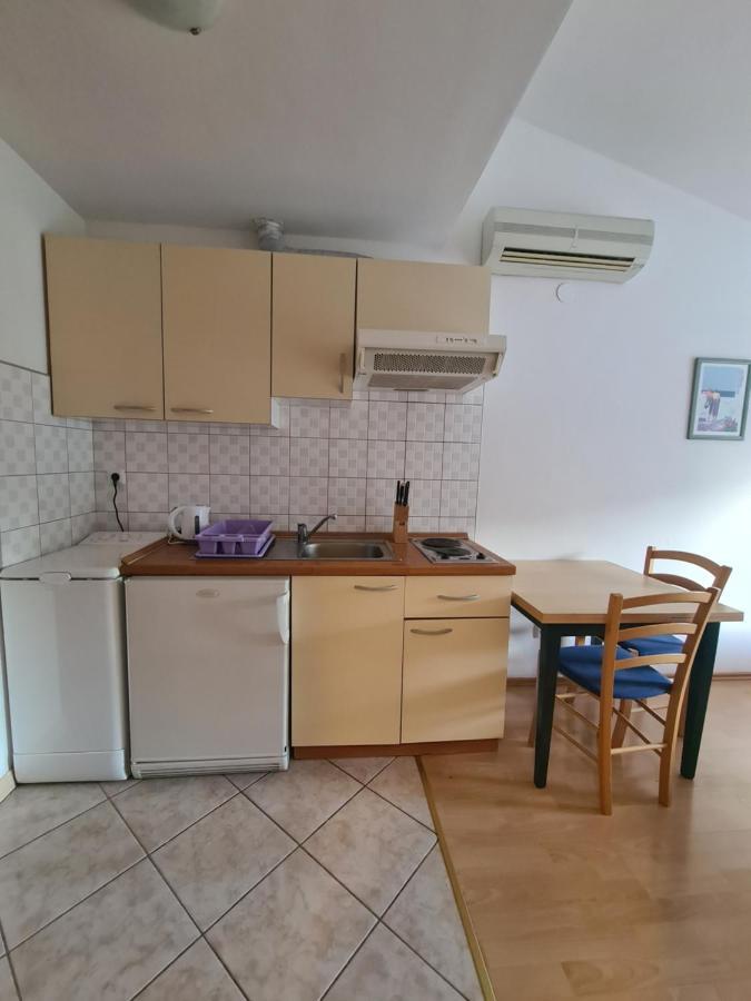 Apartmani Emily Pula Exterior photo